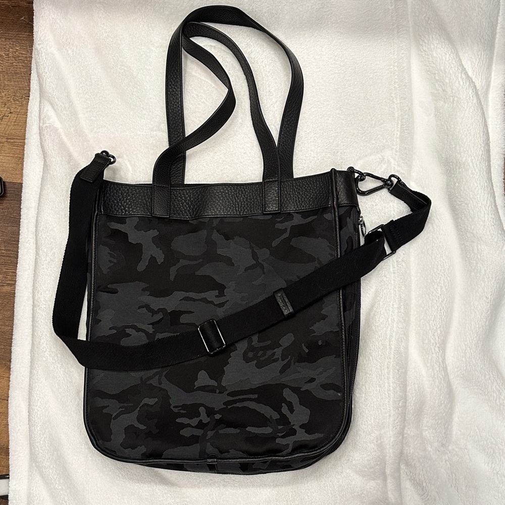 Lululemon crossbody tote